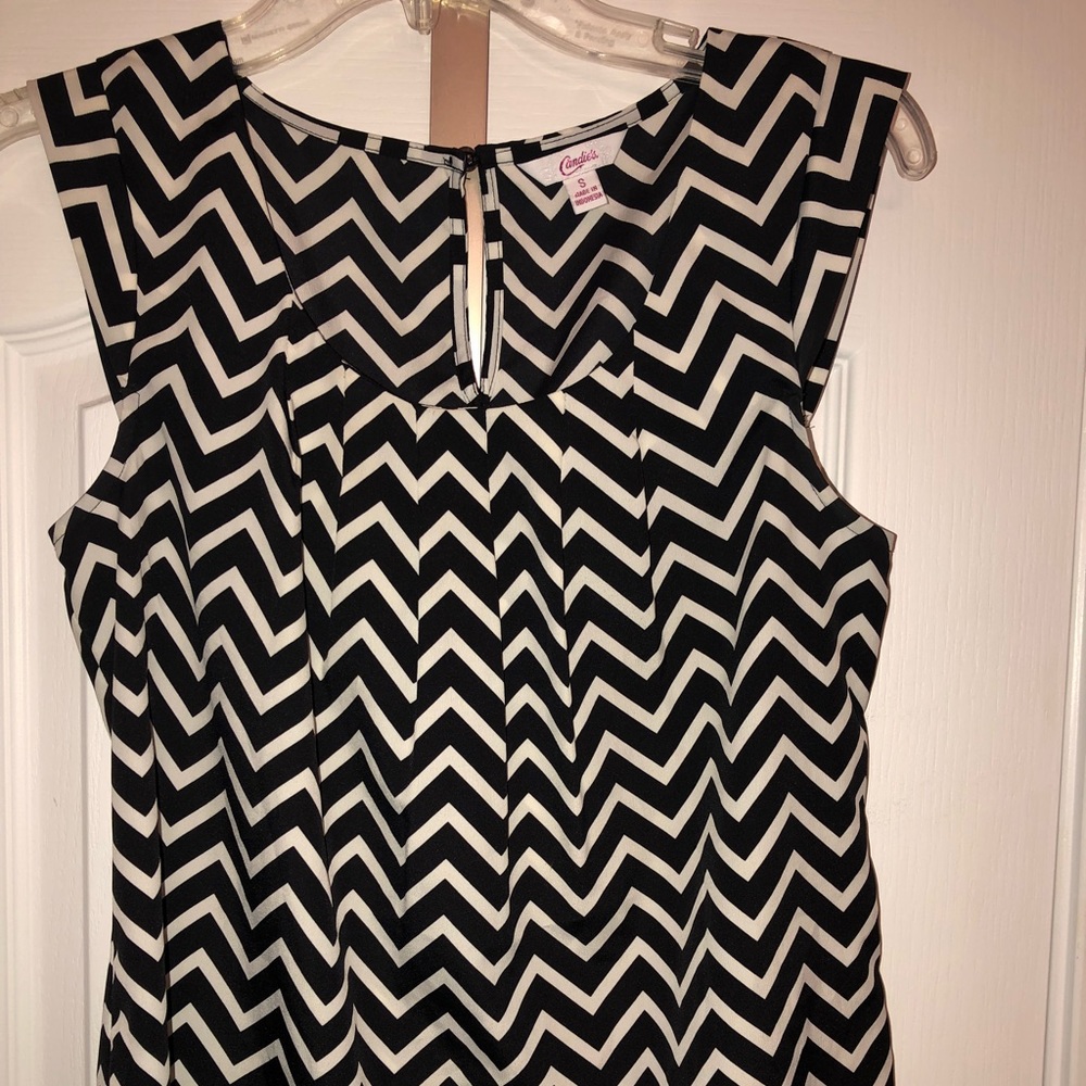 Juniors Candi’s black and white shirt